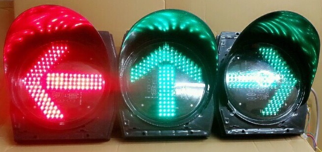 Đèn phụ tín hiệu giao thông mũi tên màu xanh - đỏ