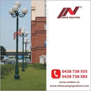 Cột đèn sân vườn Banian lắp tay chùm CH02 - 4 bóng