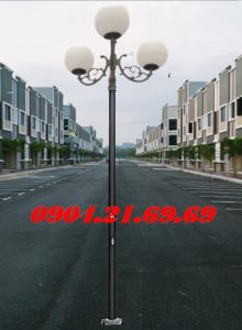 Cột đèn sân vườn Arlequin lắp tay chùm CH04 3 bóng