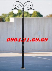 Cột đèn sân vườn Arlequin tay chùm 2 bóng