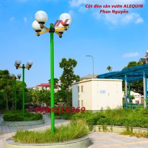 Cột đèn trang trí sân vườn Arlequin lắp tay chùm 4 bóng