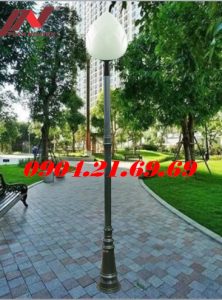Cột đèn sân vườn PINE lắp đèn cầu hoa sen