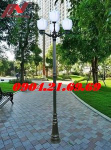 Cột đèn sân vườn PINE lắp tay chùm CH06