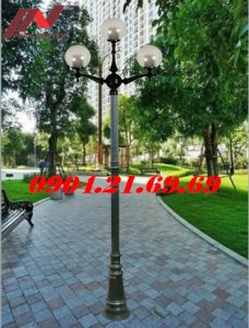 Cột đèn sân vườn PINE lắp tay chùm CH07 - 3 bóng