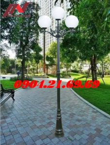 Cột đèn sân vườn PINE lắp tay chùm CH11 - 3 bóng