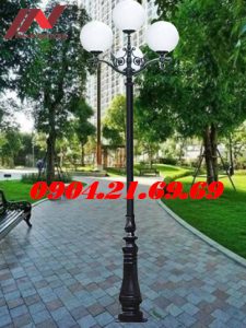 Cột đèn sân vườn DC06 lắp tay chùm 4 bóng