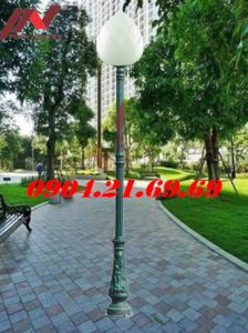 Cột đèn sân vườn Bamboo lắp bóng Compact
