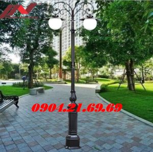 Cột đèn sân vườn DC05B lắp tay chùm 2 bóng